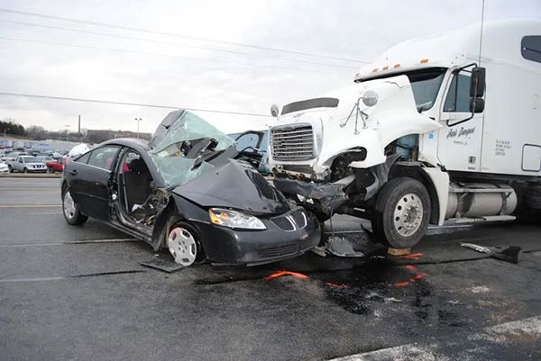 Truck accident lawyers